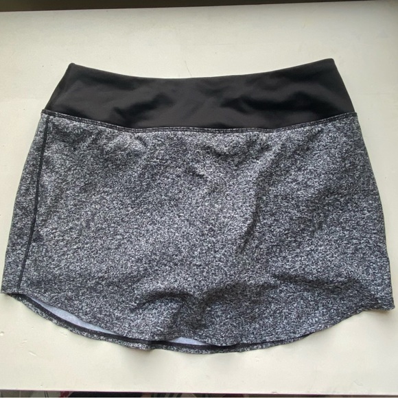 PINK Victoria's Secret Dresses & Skirts - PINK/ Victorious secret tennis/ workout skirt.